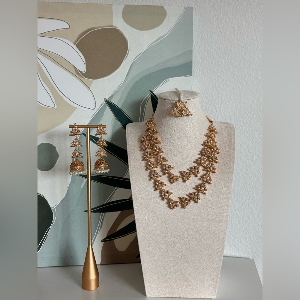 White Necklace with Earrings & Tikka